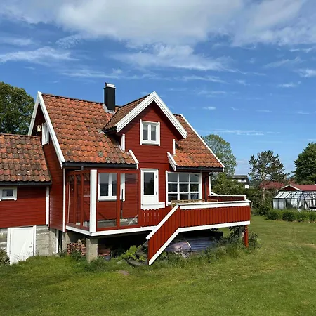 Romantisk Landsted Med Fjordudsigt Pa Amoy Holiday home