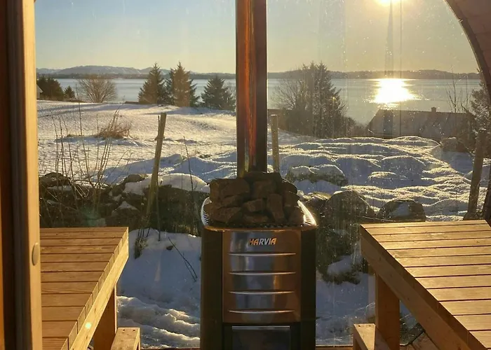 Romantic Country With Fjord Views On Amoy Semesterbostad