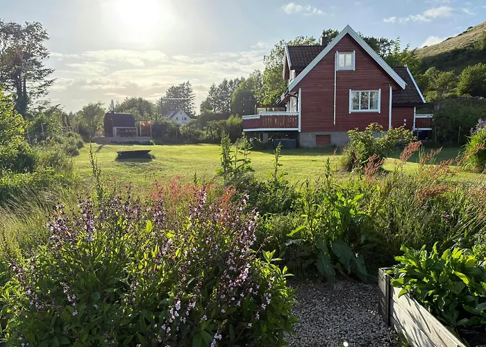 Romantic Country With Fjord Views On Amoy Semesterbostad