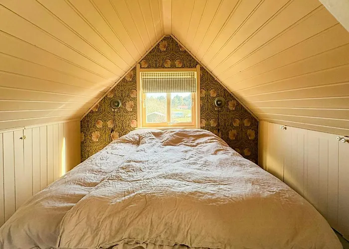 Romantic Country With Fjord Views On Amoy Semesterbostad