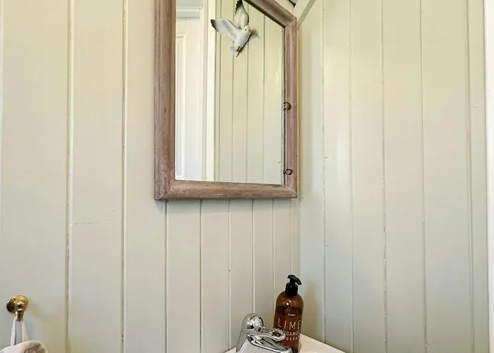 Romantic Country With Fjord Views On Amoy בית נופש