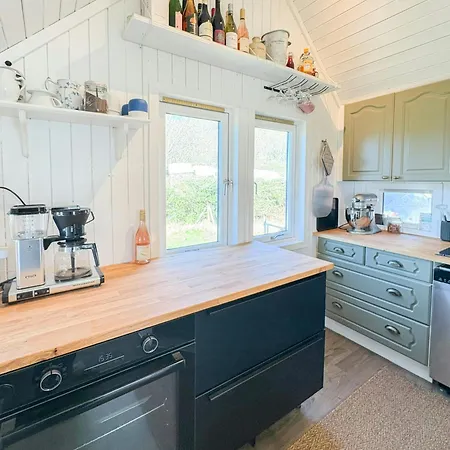 Romantic Country With Fjord Views On Amoy Feriehus *